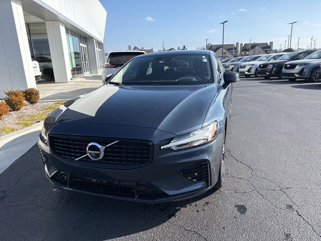 Used 2022 Volvo S60 T8 R-Design Expression w/ Advanced Package image 7