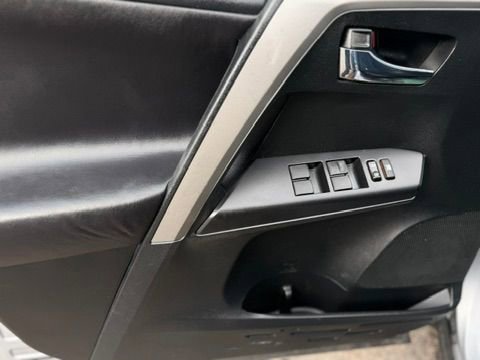 Used 2017 Toyota RAV4 XLE image 16