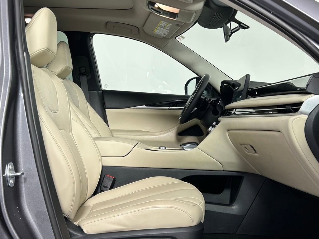 Used 2023 INFINITI QX60 Pure image 11
