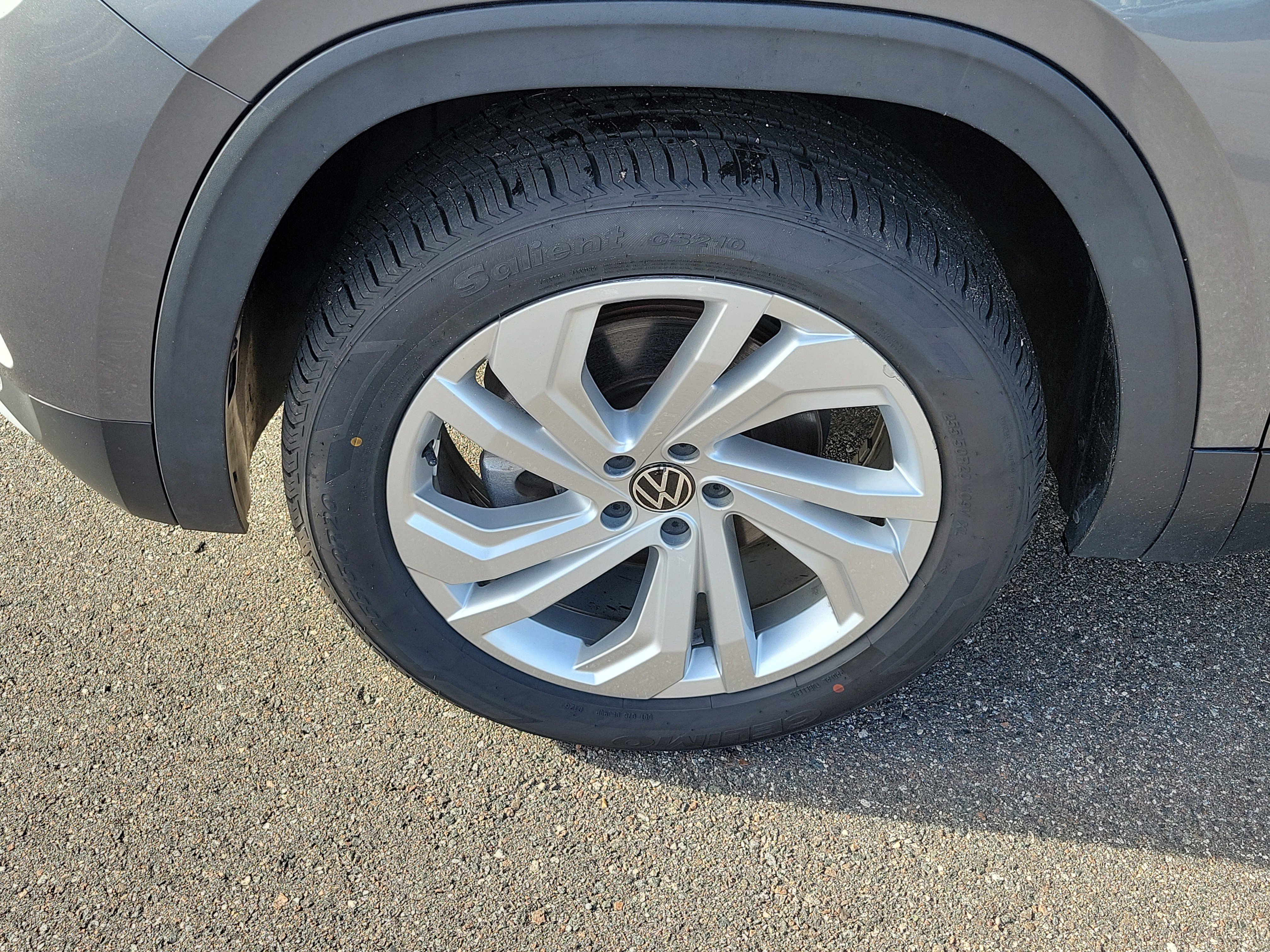 Used 2021 Volkswagen Atlas SE image 38