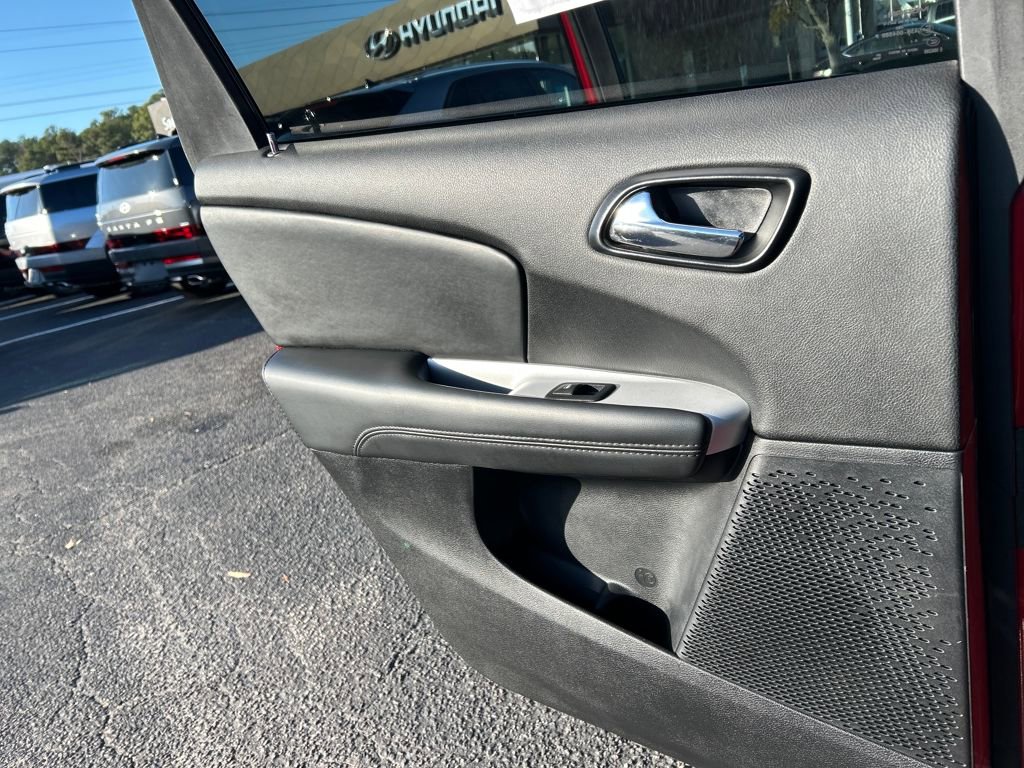 Used 2020 Dodge Journey SE w/ SE Popular Equipment Group image 21