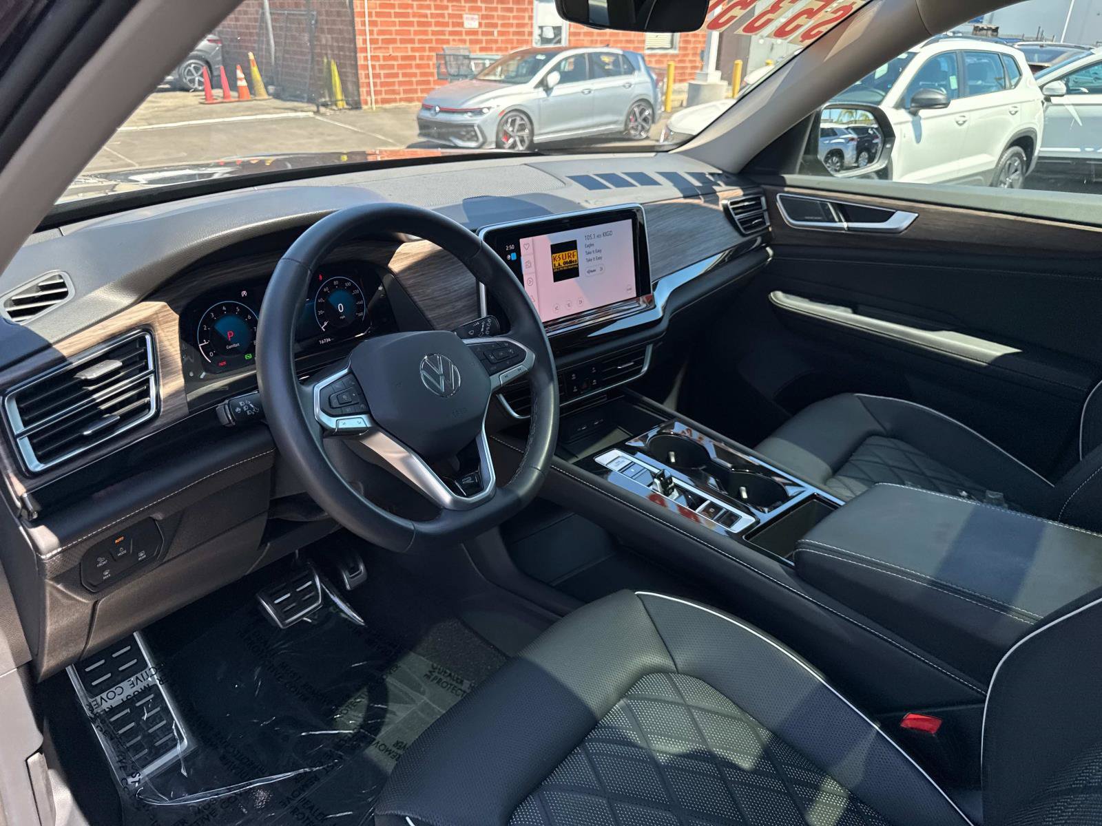 Certified 2025 Volkswagen Atlas SEL Premium R-Line AWD/4WD image 15