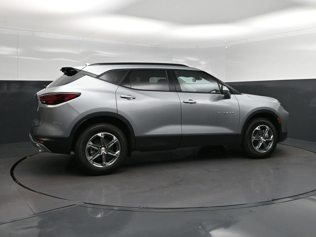 New 2026 Chevrolet Blazer LT w/ Convenience Package AWD/4WD image 8