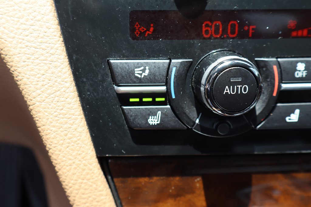 Used 2015 BMW 750Li RWD image 31