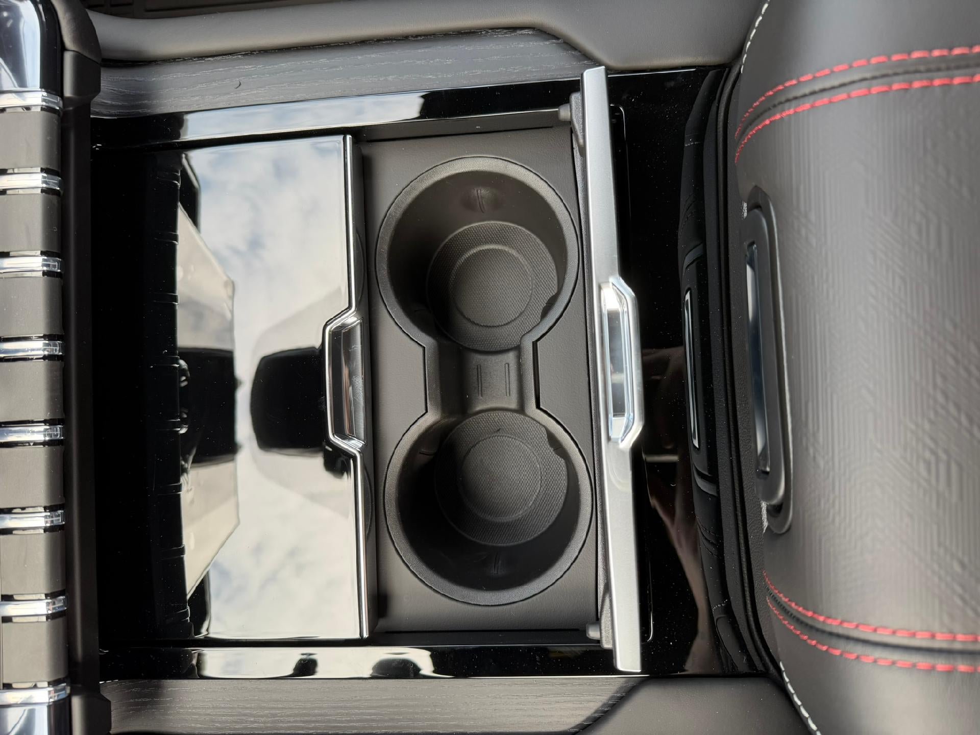 New 2026 GMC Yukon AT4 Ultimate w/ LPO, Floor Liner Package AWD/4WD image 33