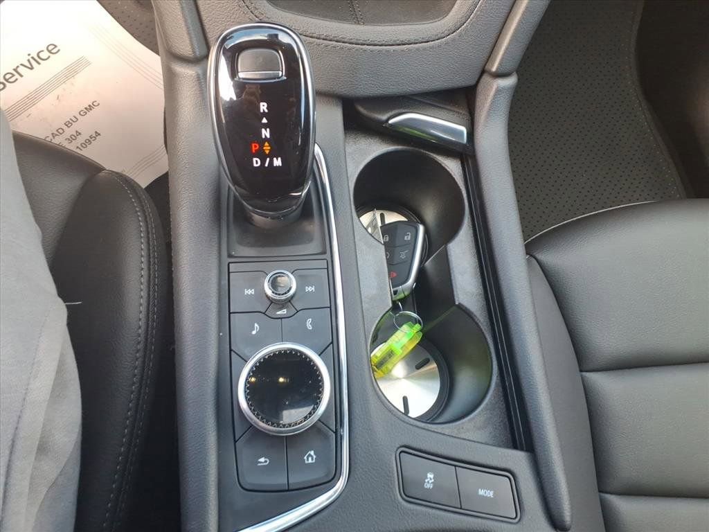 Used 2025 Cadillac XT5 Luxury image 16