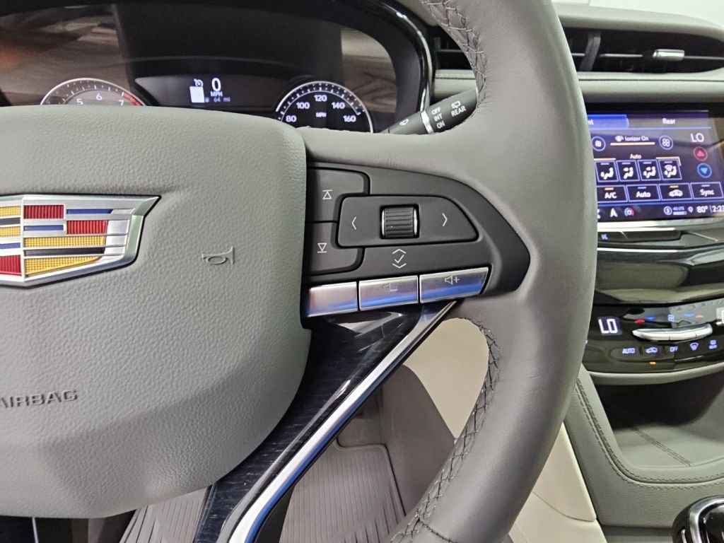Used 2024 Cadillac XT6 Premium Luxury AWD/4WD image 29