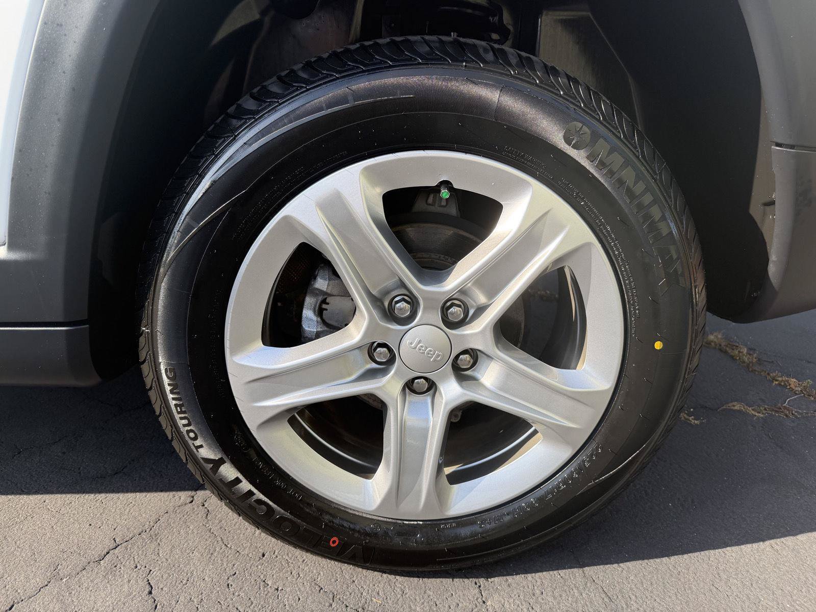 Used 2023 Jeep Compass Latitude AWD/4WD image 9