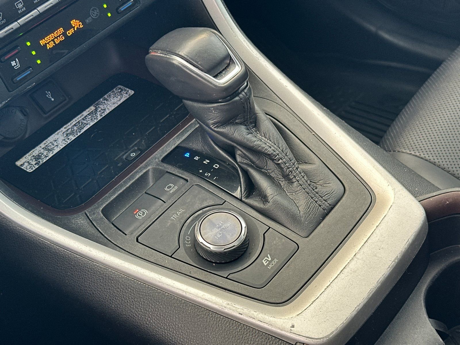 Used 2021 Toyota RAV4 Limited image 21