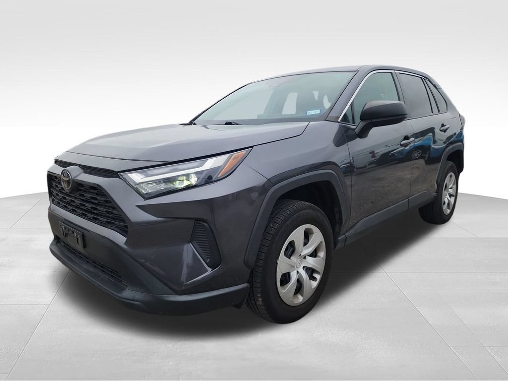 Used 2023 Toyota RAV4 LE FWD image 4