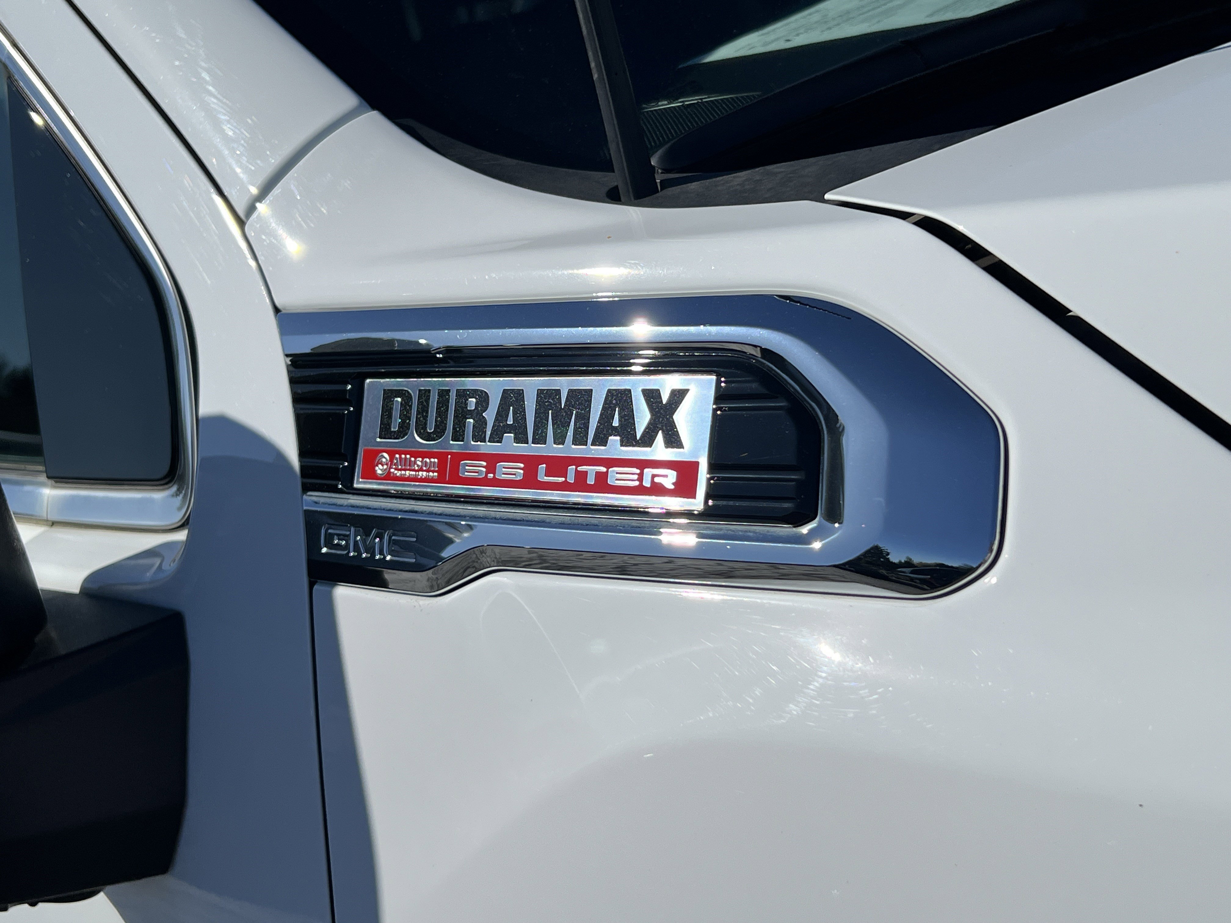 Used 2022 GMC Sierra 3500 Denali w/ Denali Ultimate Package image 10