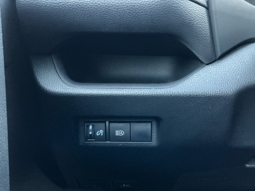 Used 2019 Toyota RAV4 LE w/ All Weather Liner Package AWD/4WD image 20