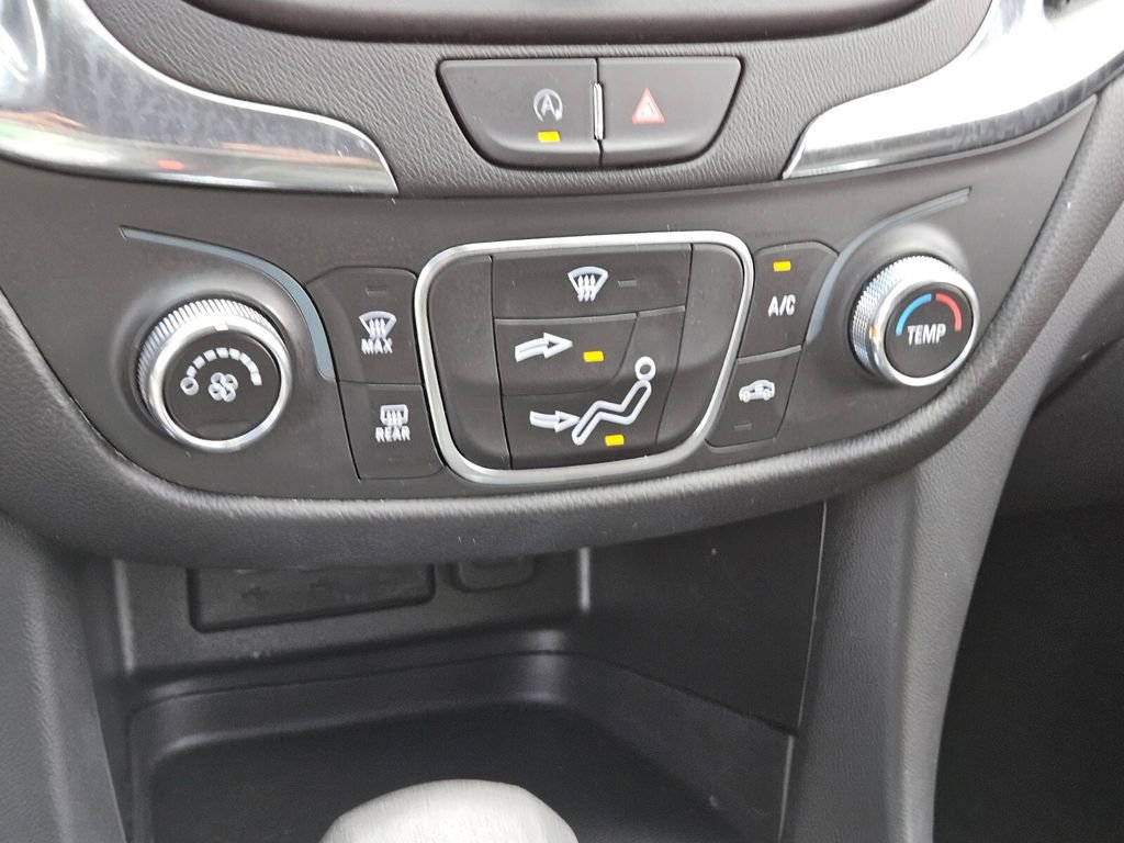 Used 2023 Chevrolet Equinox LT image 19