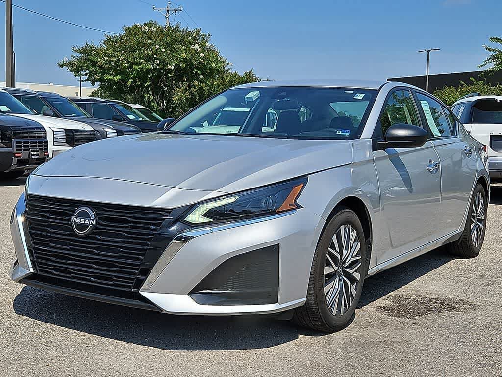 Used 2025 Nissan Altima 2.5 SV