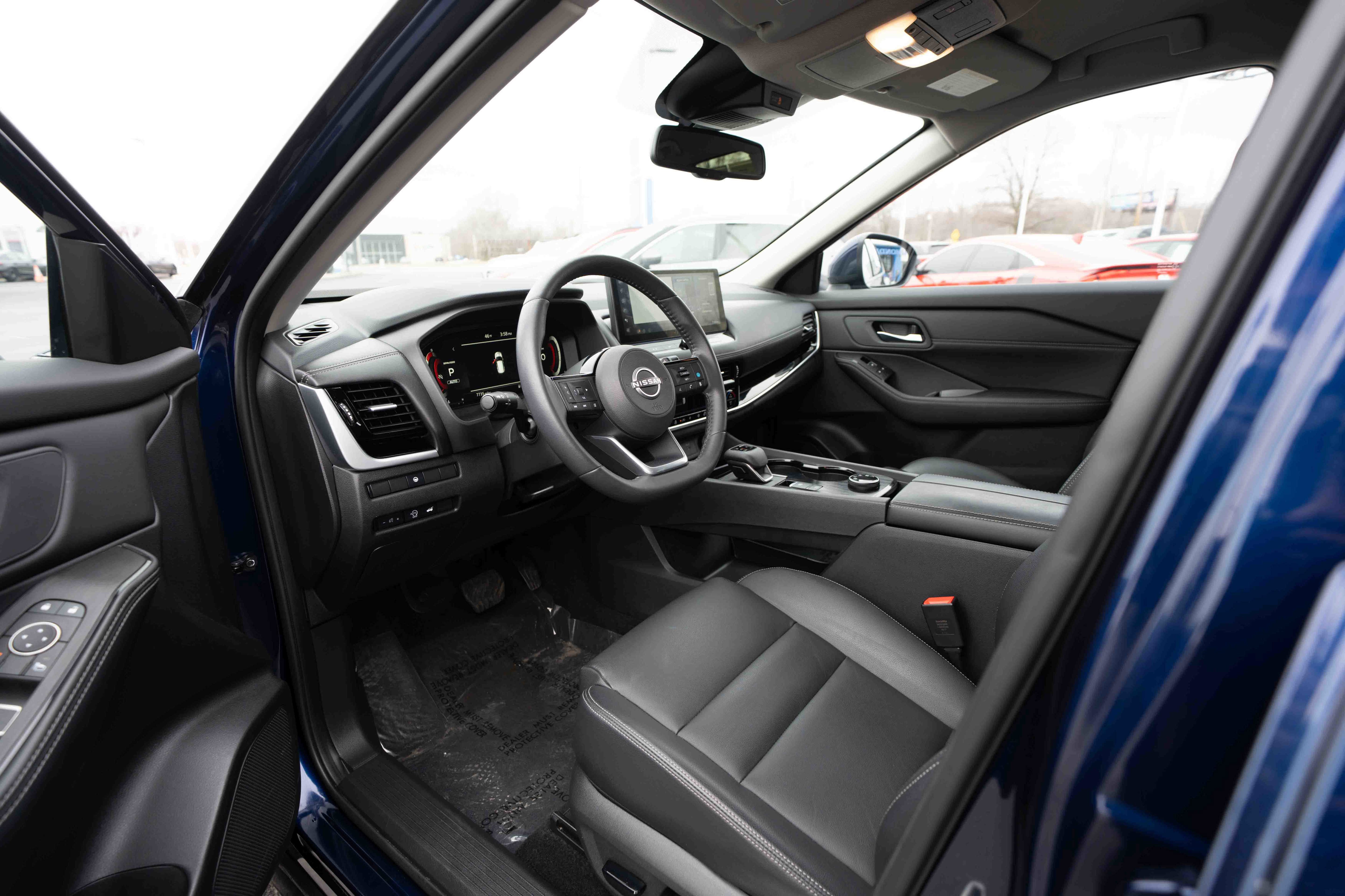 Used 2024 Nissan Rogue SL image 8