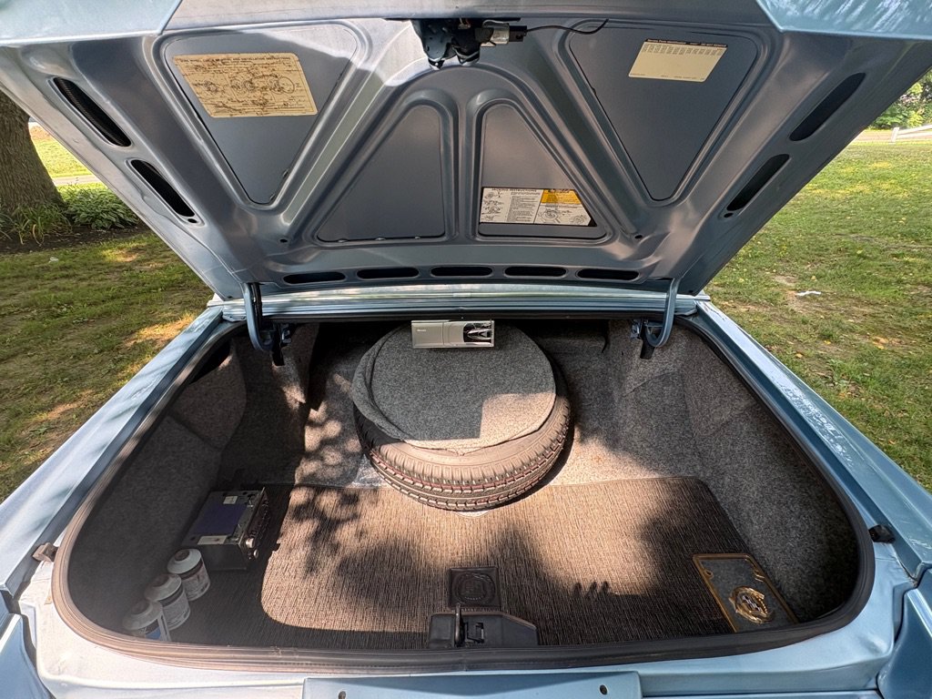 Used 1992 Cadillac Brougham RWD image 15