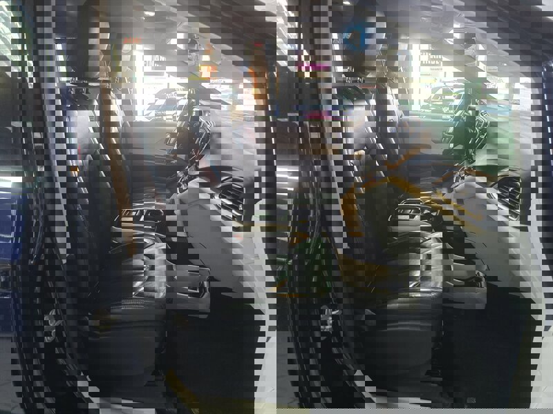 Used 2020 Chrysler Pacifica Touring-L image 14