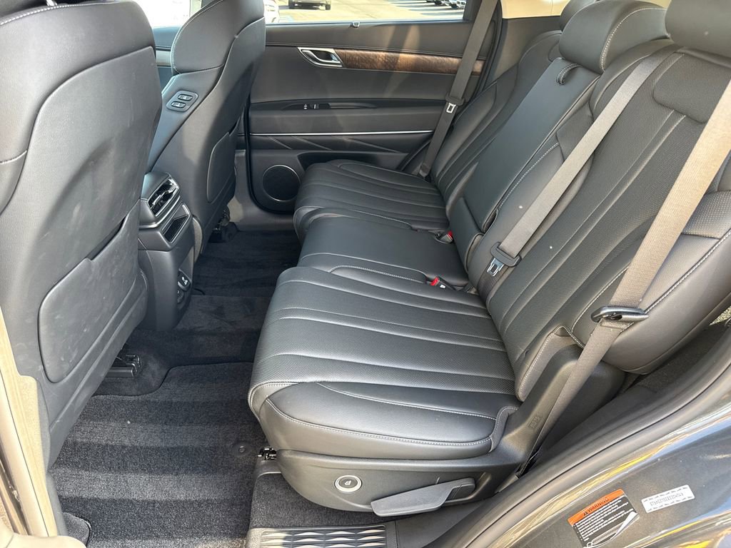 Used 2025 Genesis GV80 2.5T Select image 21