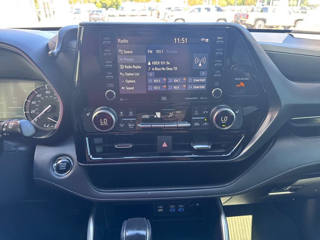 Used 2022 Toyota Highlander XSE AWD/4WD image 17