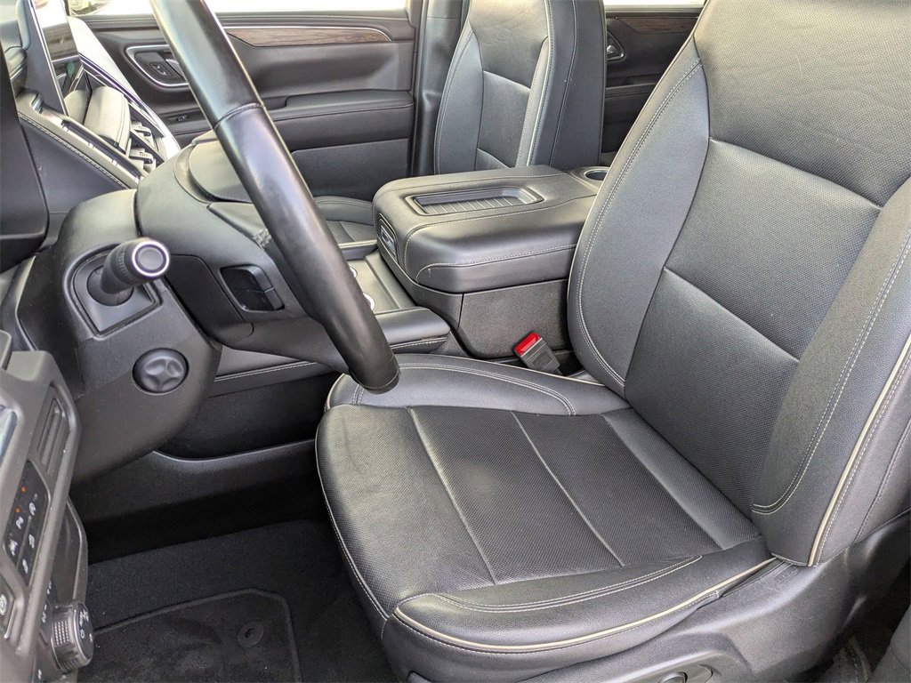 Used 2023 Chevrolet Suburban Premier image 18