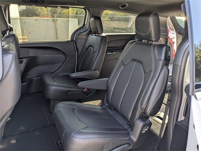 New 2026 Chrysler Voyager LX image 13