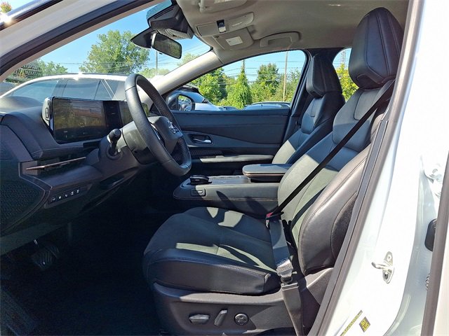 Used 2024 Nissan Ariya FWD image 13