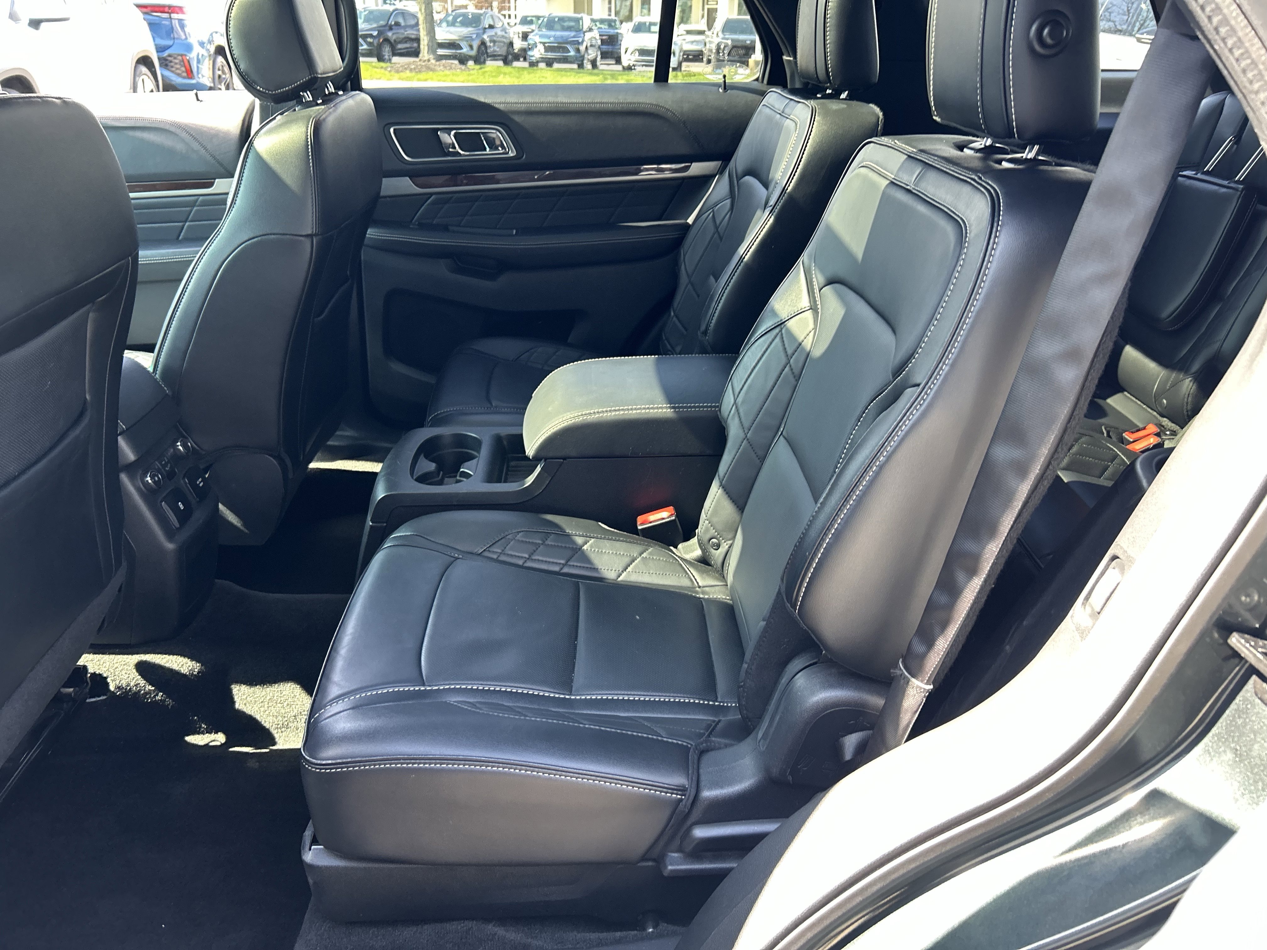 Used 2016 Ford Explorer Platinum image 24