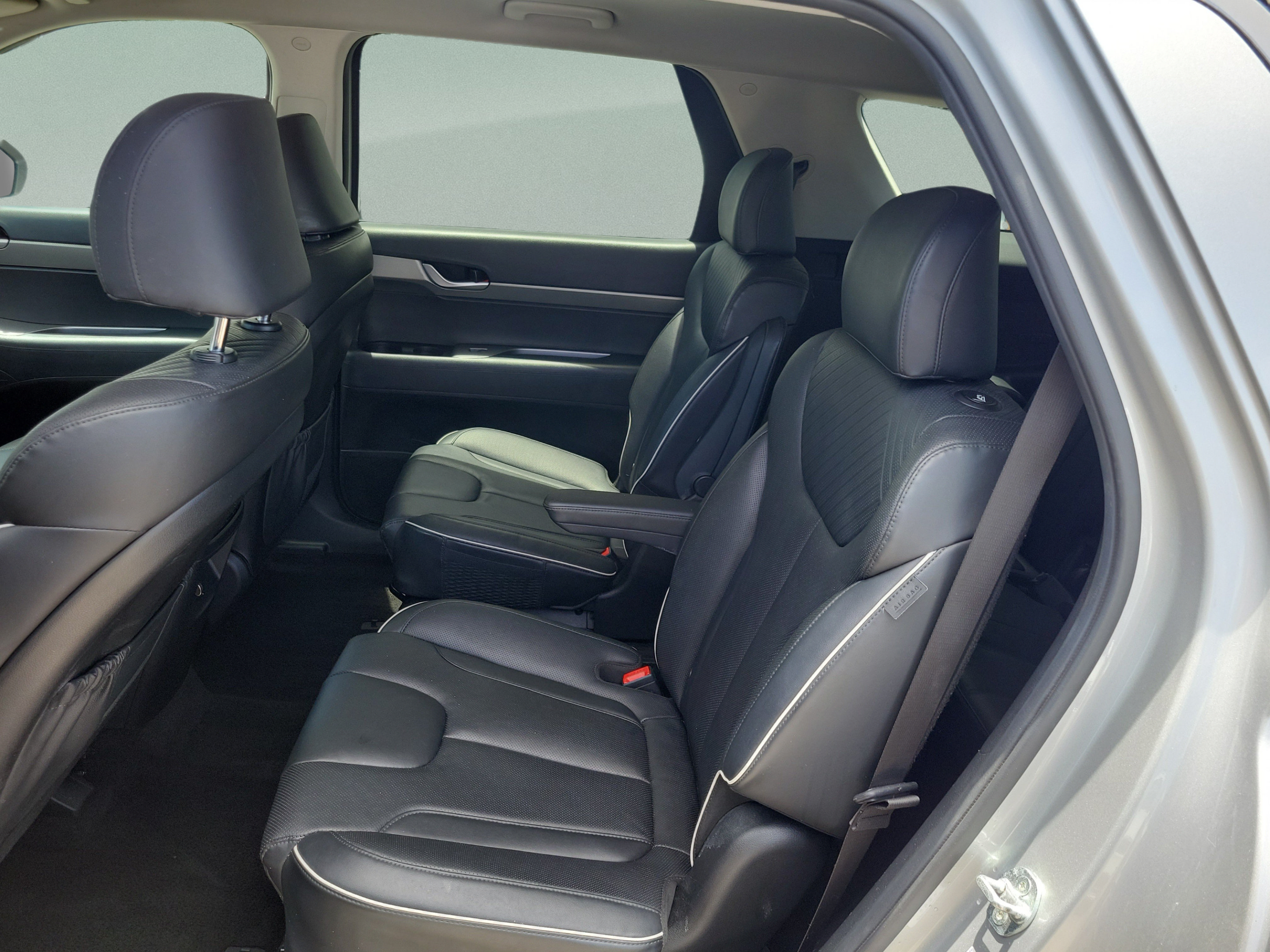 Used 2024 Hyundai Palisade SEL FWD image 13
