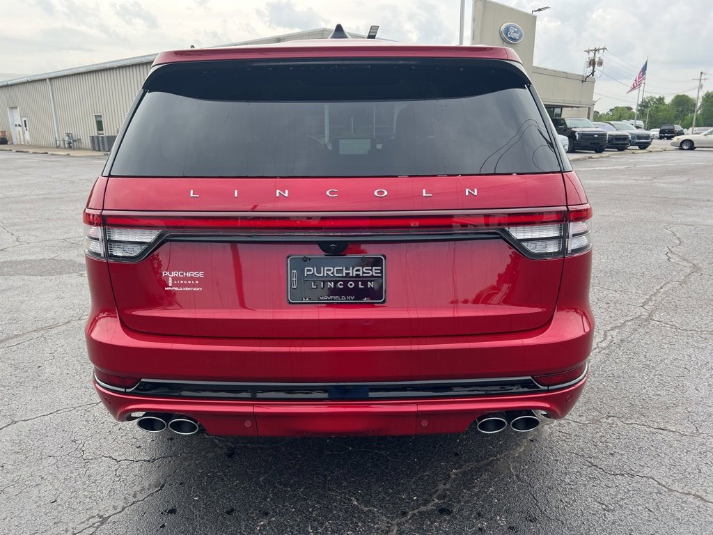 New 2025 Lincoln Aviator AWD w/ Jet Appearance Package image 13
