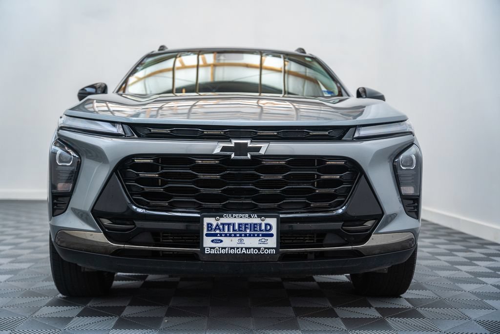 Used 2024 Chevrolet Trax ACTIV w/ Driver Confidence Package FWD image 2