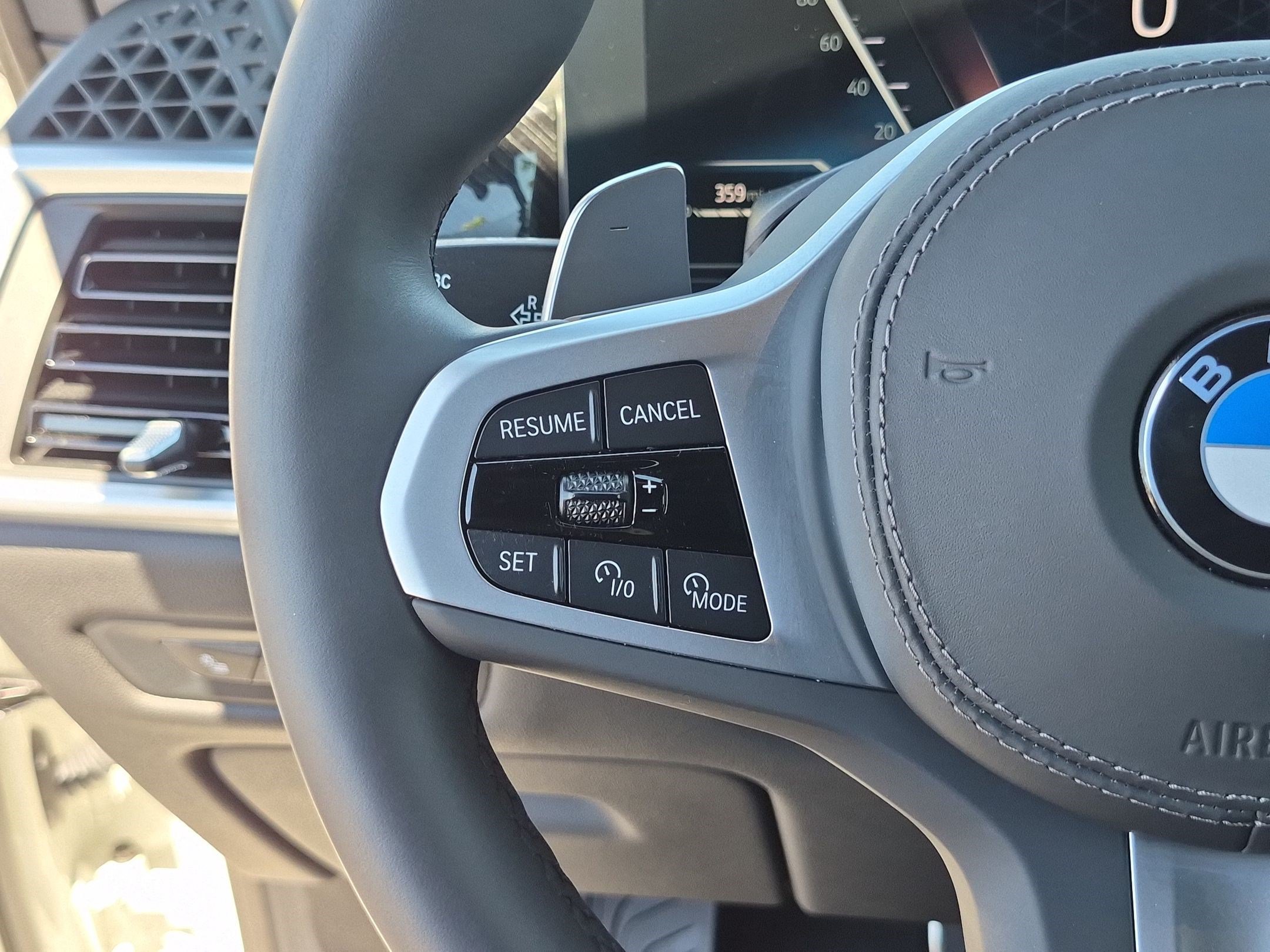 Used 2026 BMW X5 xDrive40i w/ M Sport Package AWD/4WD image 19