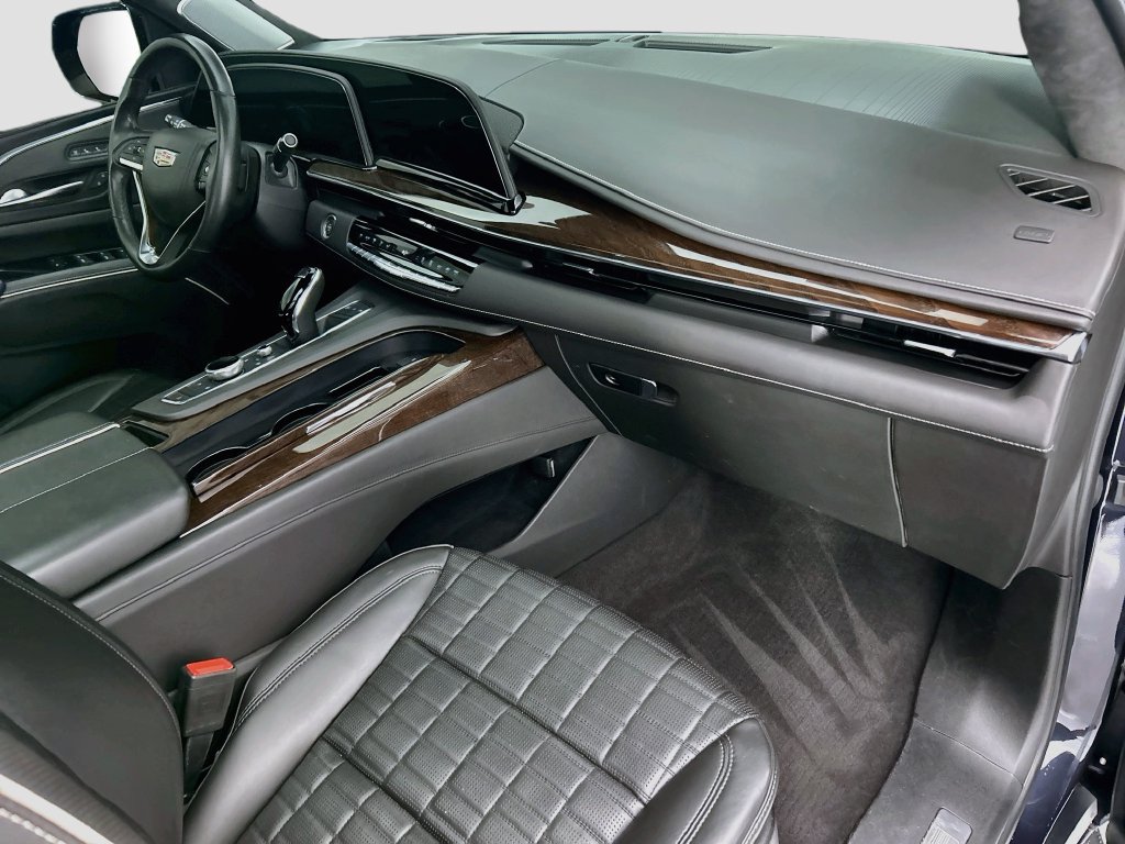 Used 2023 Cadillac Escalade Sport Platinum w/ Heavy-Duty Trailer Package AWD/4WD image 16