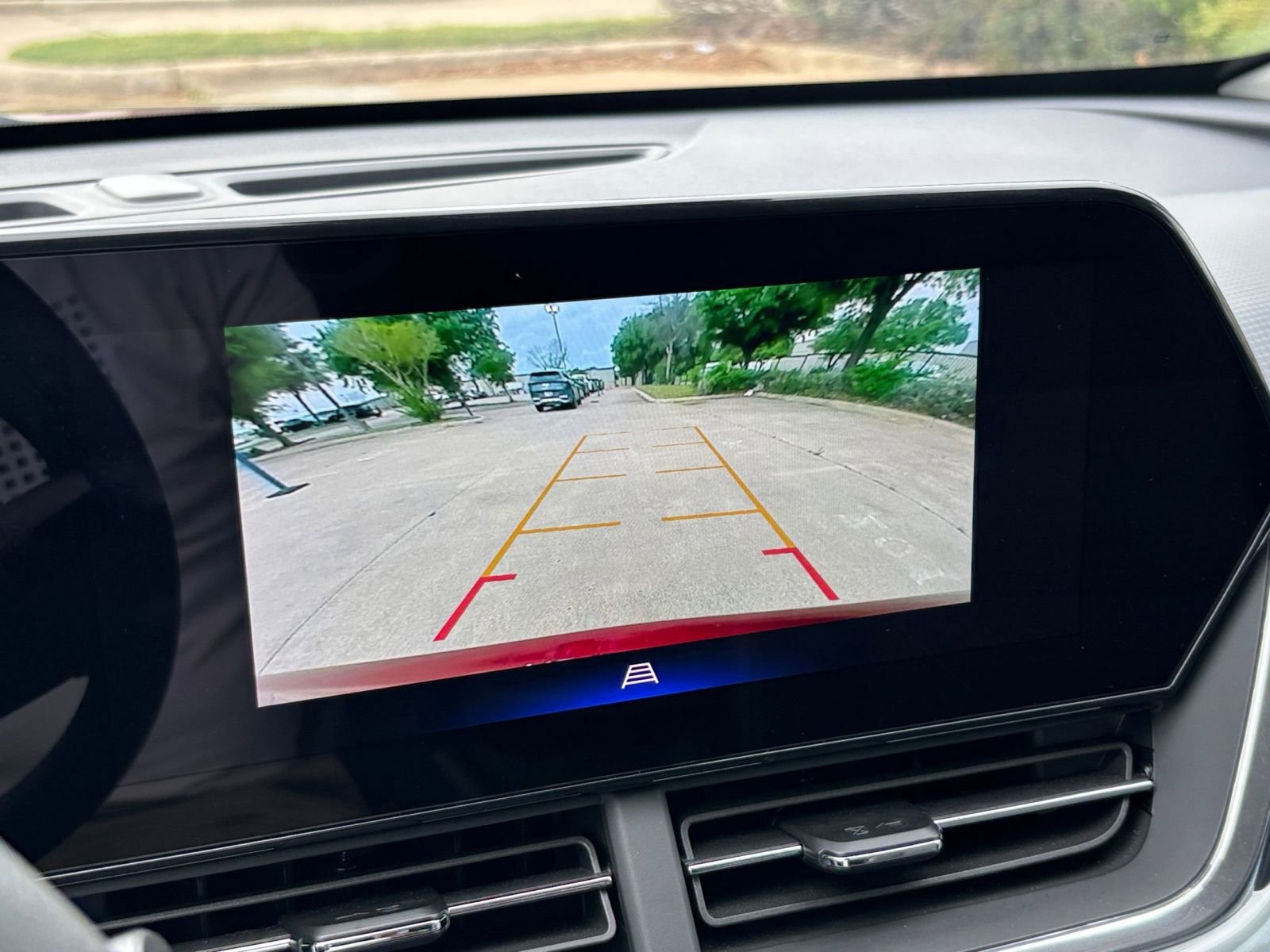 Used 2025 Chevrolet Trax LT image 27