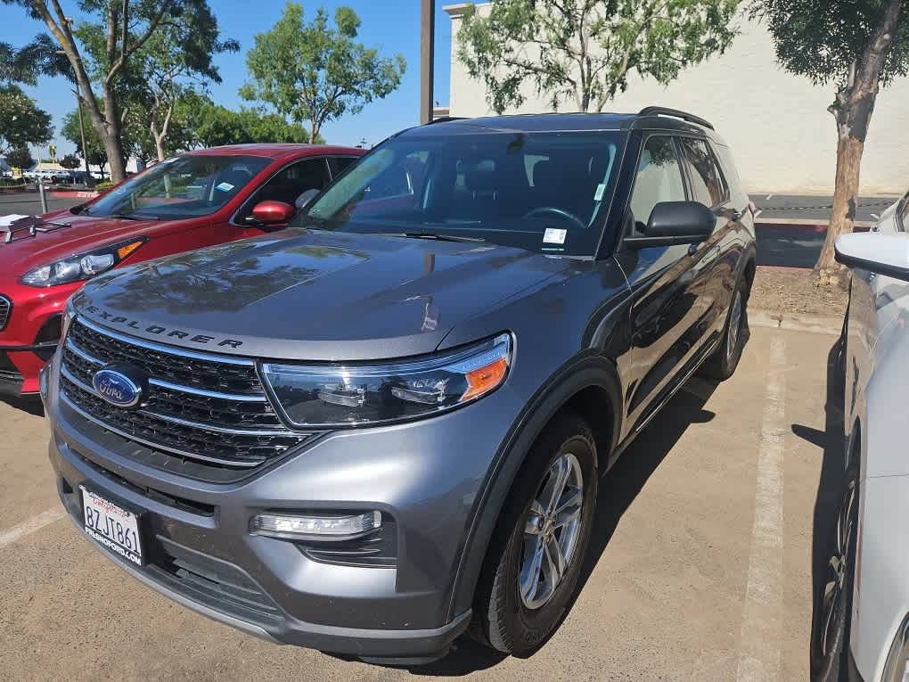 Used 2021 Ford Explorer XLT w/ Equipment Group 202A AWD/4WD image 1
