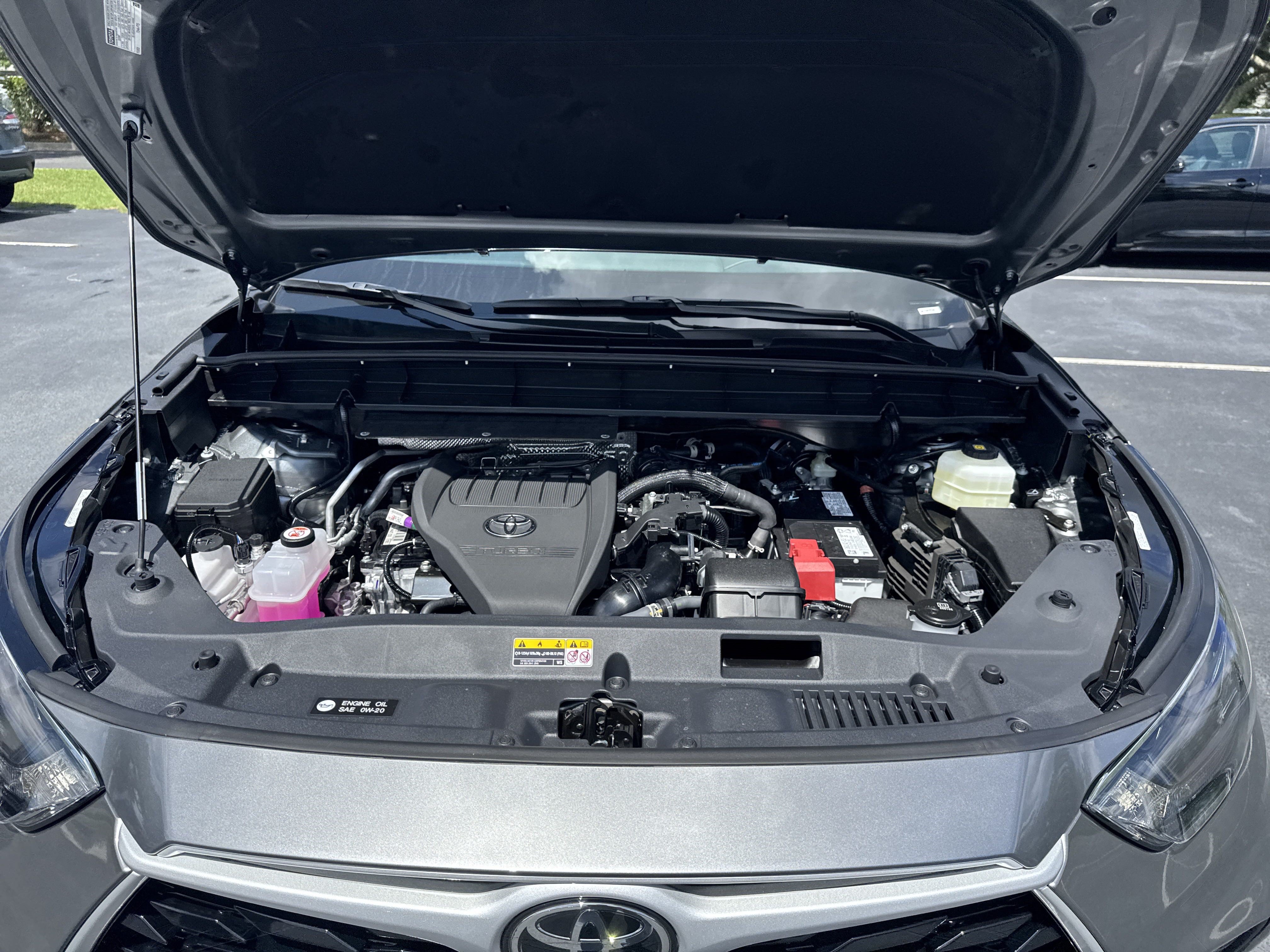 New 2025 Toyota Highlander XLE FWD image 40