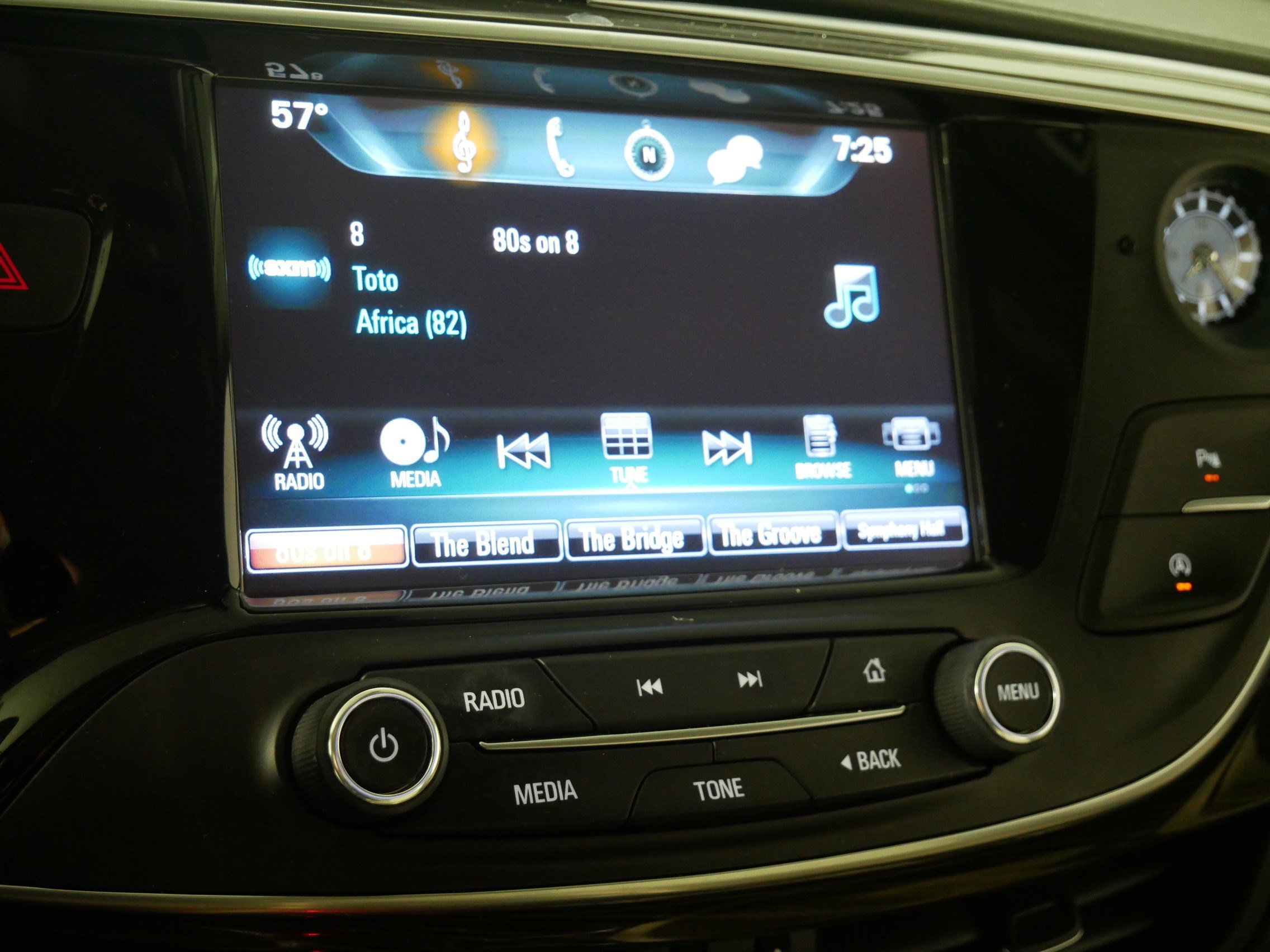 Used 2020 Buick Envision Essence image 22