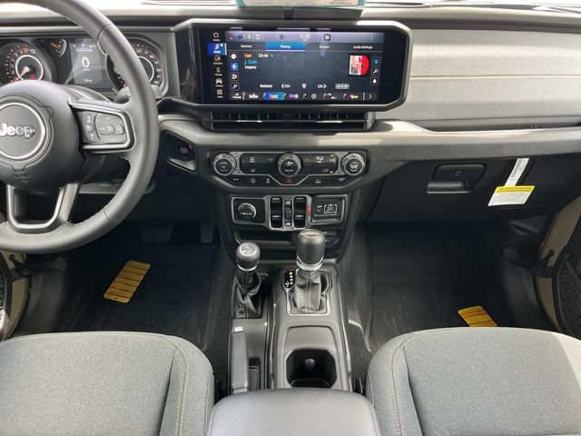 New 2025 Jeep Gladiator Sport AWD/4WD image 17