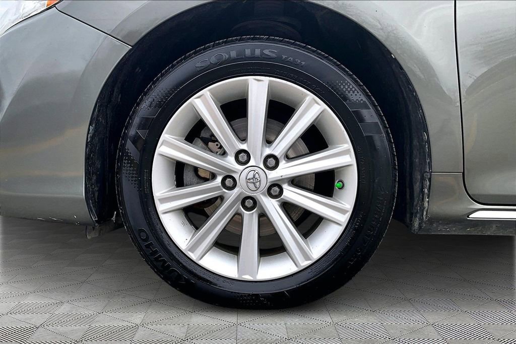 Used 2013 Toyota Camry XLE image 9