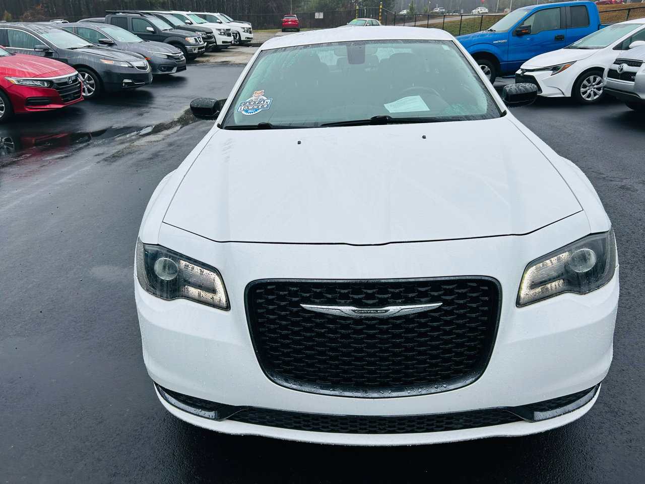 Used 2018 Chrysler 300 Touring w/ Sport Appearance Package image 8