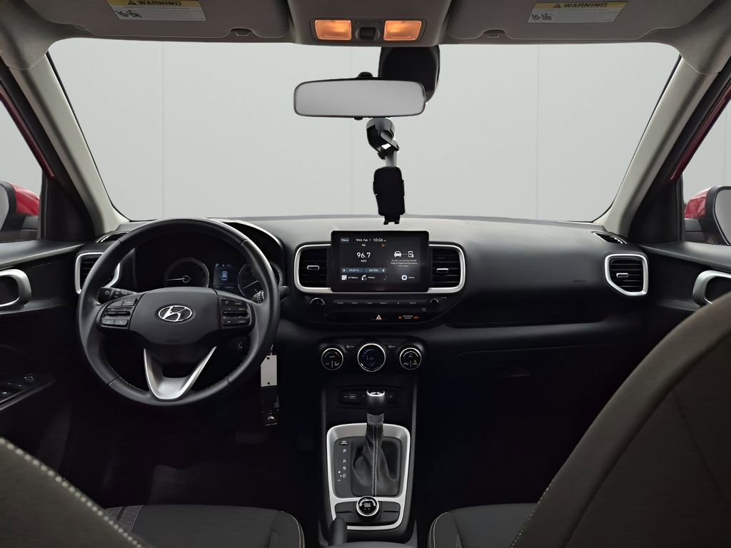 Used 2022 Hyundai Venue SEL image 22