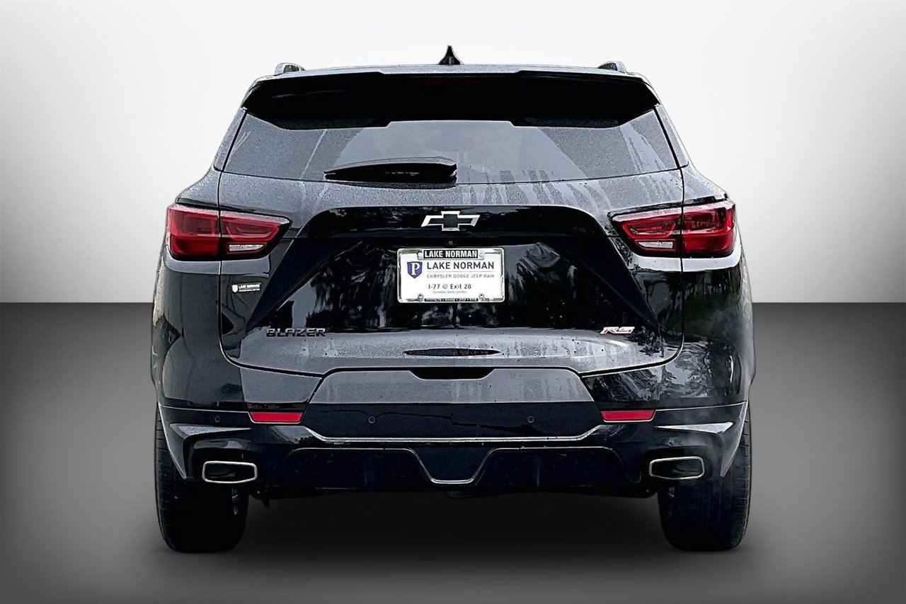 Used 2023 Chevrolet Blazer RS w/ Enhanced Convenience Package FWD image 7