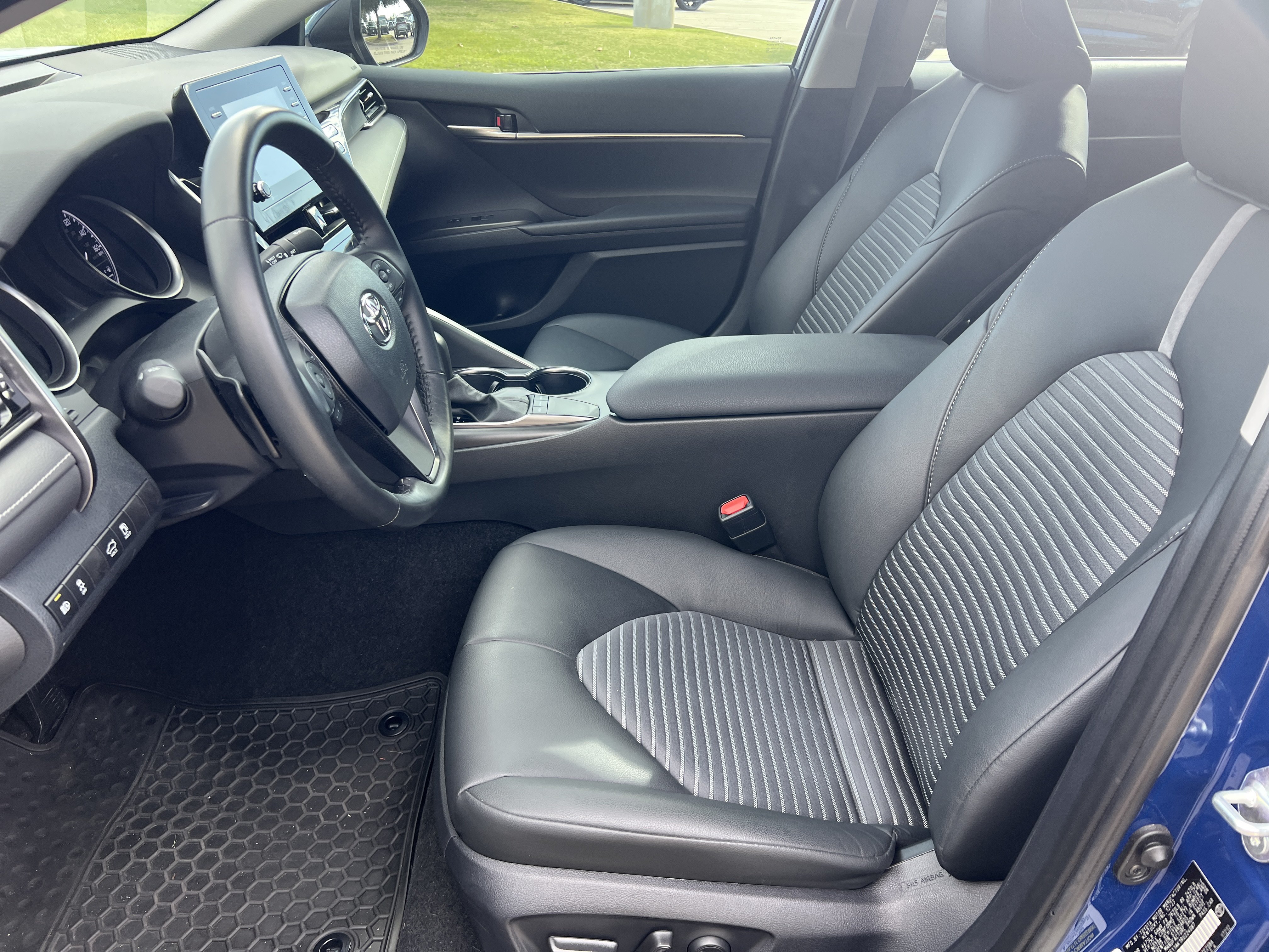 Used 2024 Toyota Camry SE FWD image 13