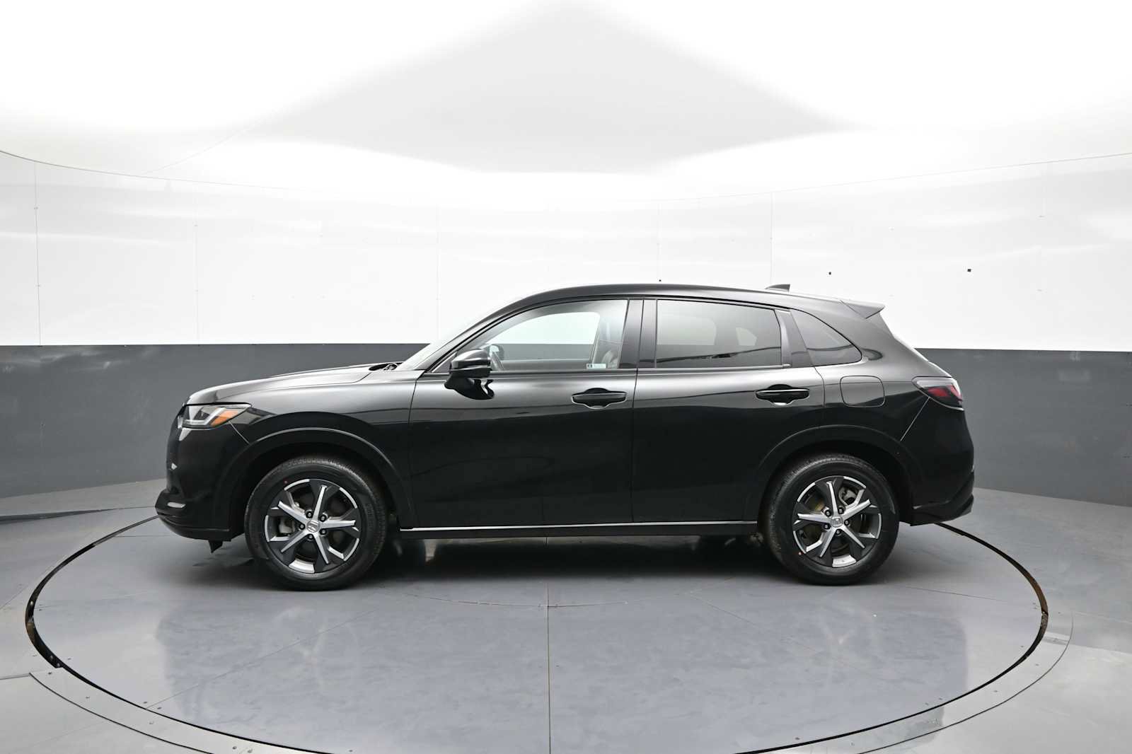Used 2024 Honda HR-V EX-L image 9