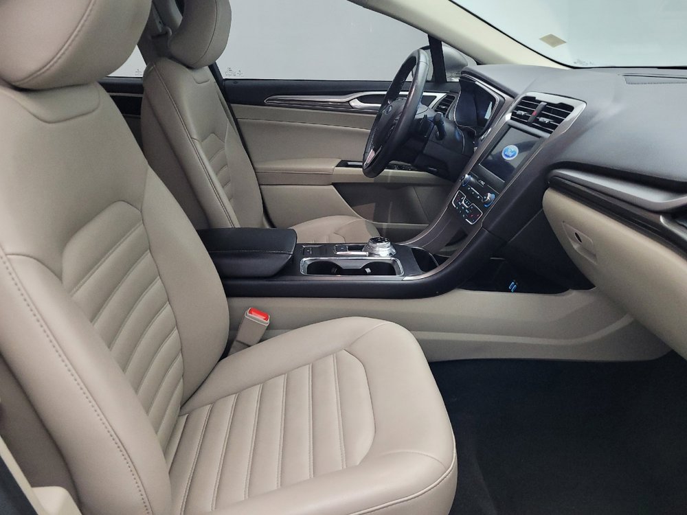 Used 2019 Ford Fusion SEL image 21