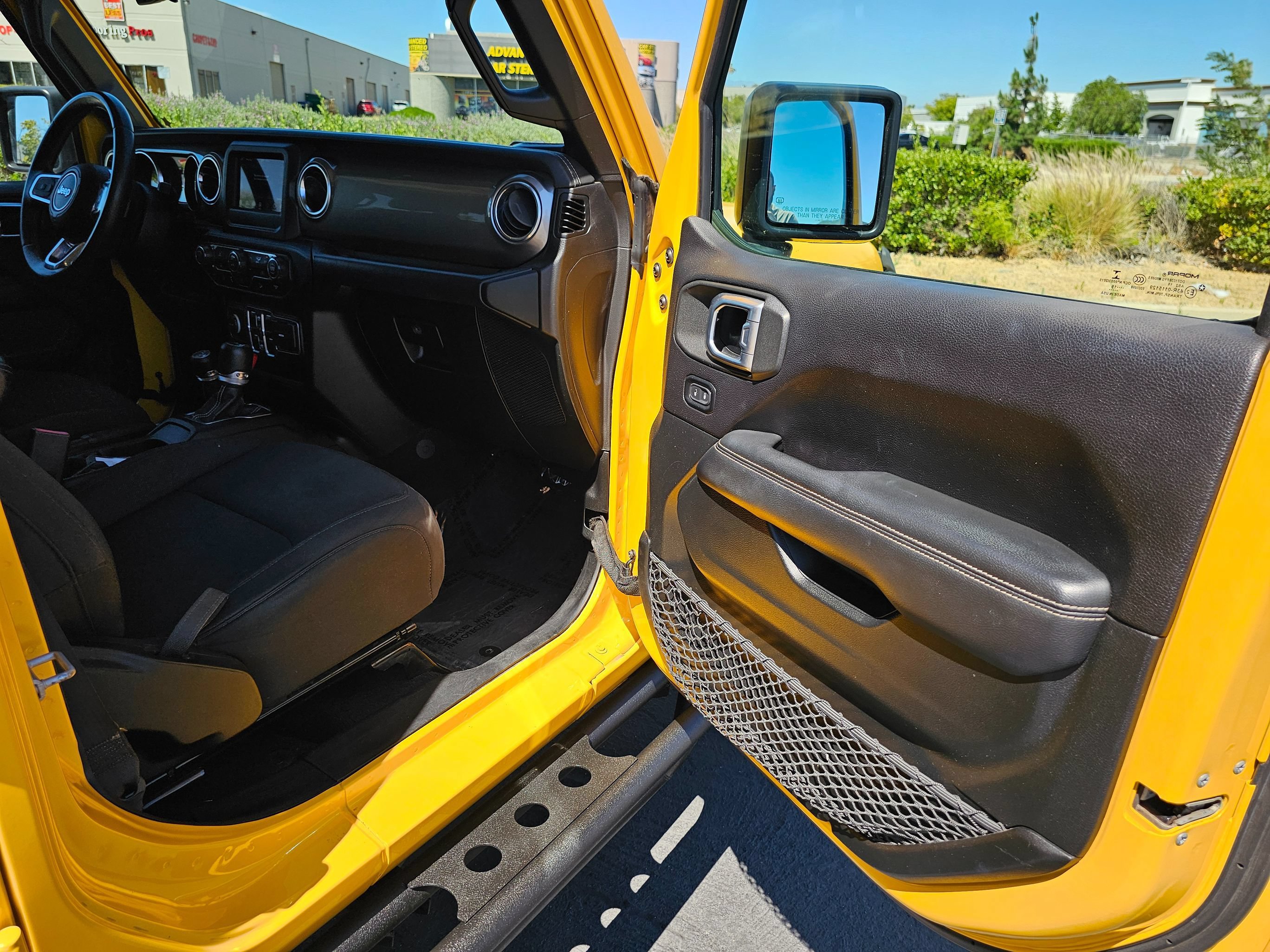Used 2019 Jeep Wrangler Unlimited Sahara AWD/4WD image 28