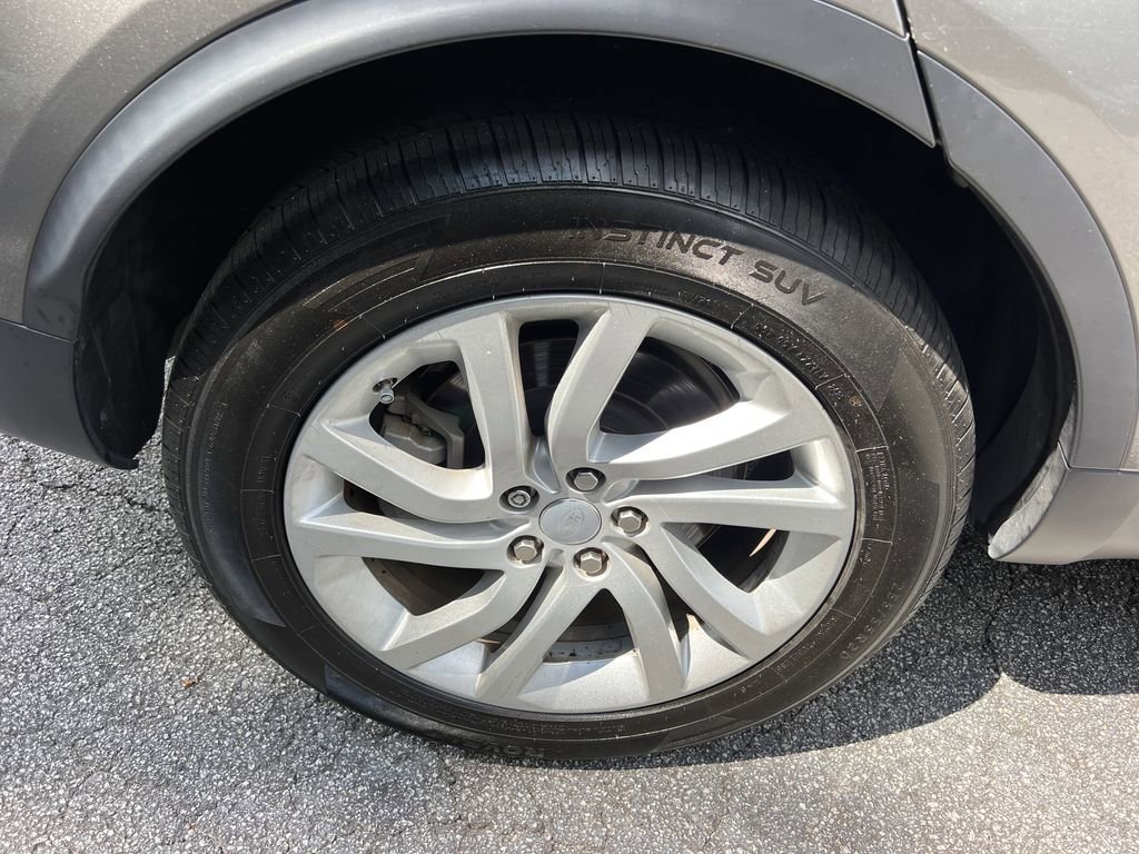 Used 2018 Land Rover Discovery HSE AWD/4WD image 14