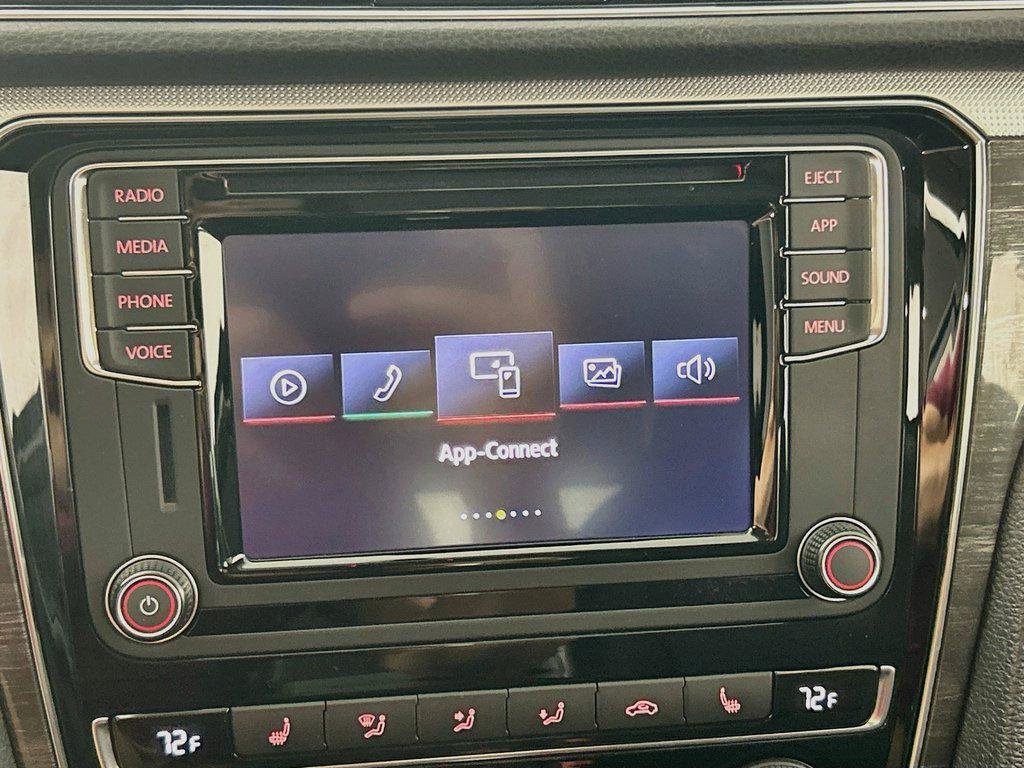 Used 2018 Volkswagen Passat 2.0T SE FWD image 14