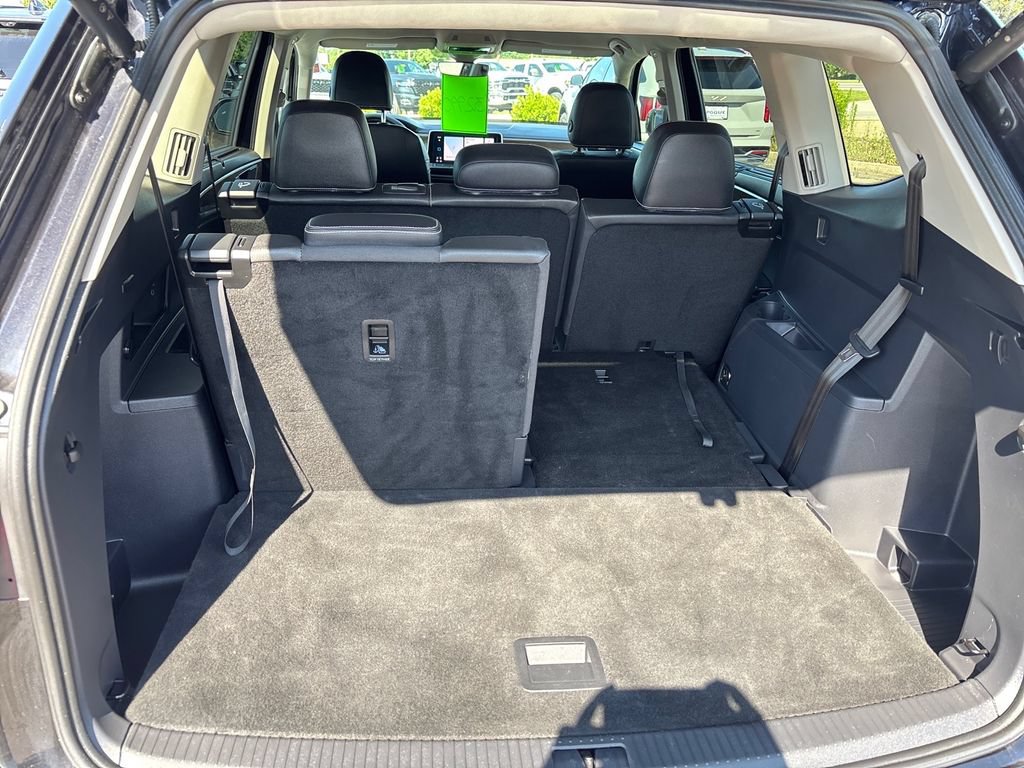 Used 2025 Volkswagen Atlas SE AWD/4WD image 16