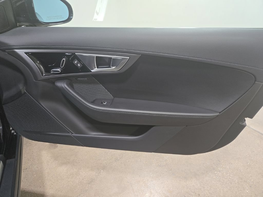 Used 2017 Jaguar F-TYPE Coupe RWD image 23