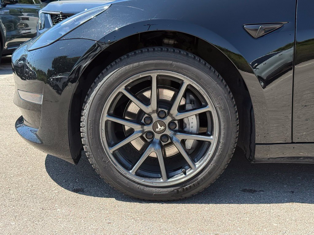 Used 2021 Tesla Model 3 Standard Range Plus RWD image 5